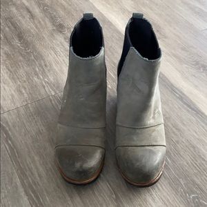 Sorel “Joan of Artic” wedge Chelsea bootie